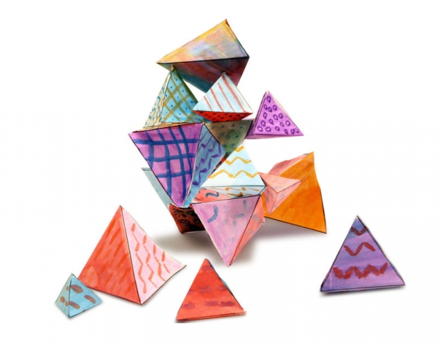 TINY TETRAHEDRONS – Geometry, Pattern, Balance